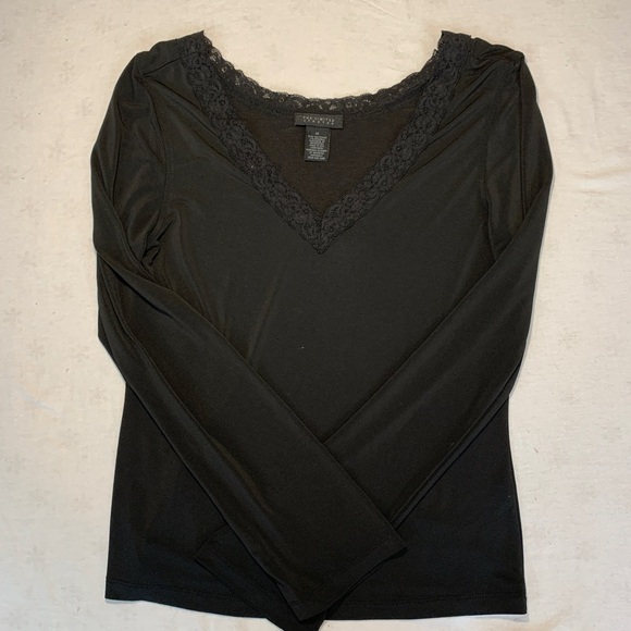 The Limited Black V-Neck Long Sleeve Lace Trim Top - Picture 3 of 4